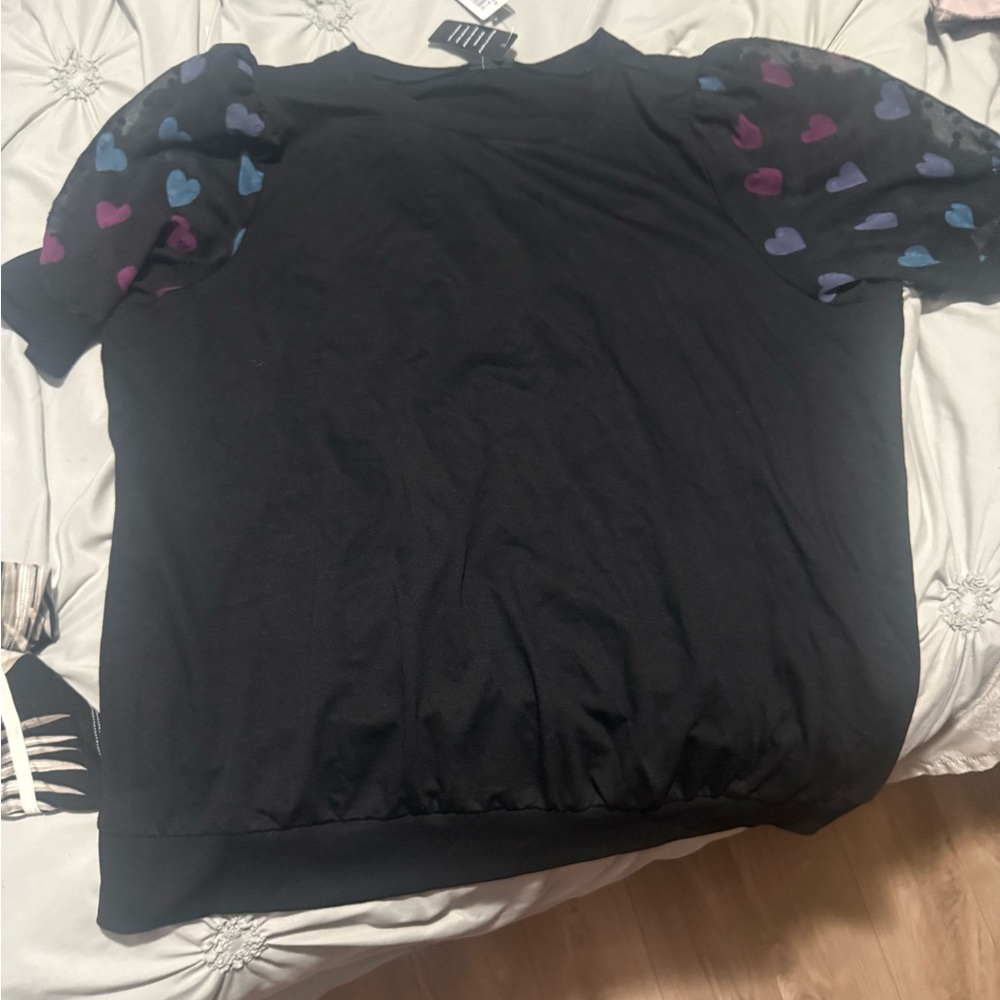 NWT Torrid Black Top with sheer Heart Print  puffy Sleeves
